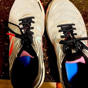 New balance 880 running shoes